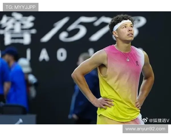 辛纳全胜强势晋级四强将在关键半决赛强碰德米纳尔力争决赛席位